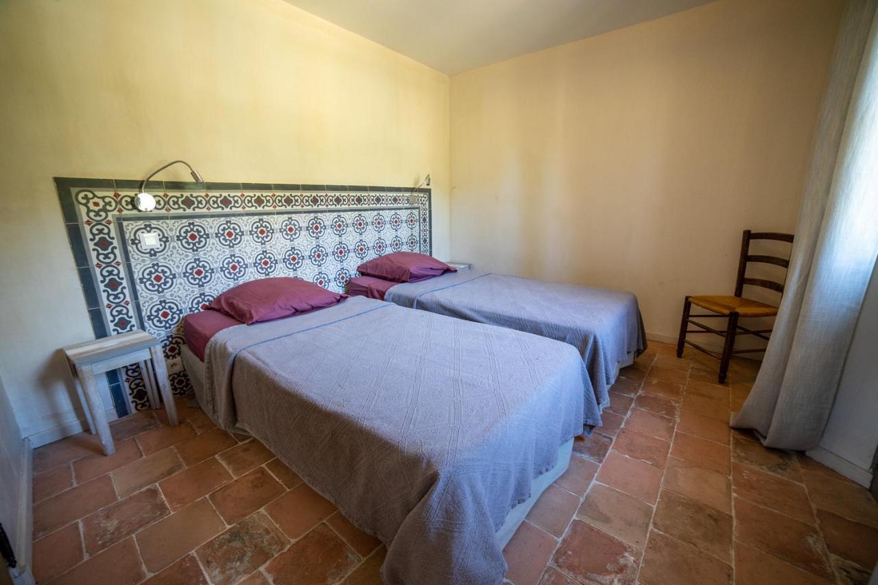 Holiday home Domaine Les Perpetus La Tour-d'Aigues