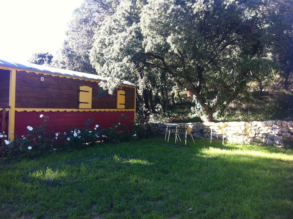 Holiday home Domaine Les Perpetus La Tour-d'Aigues